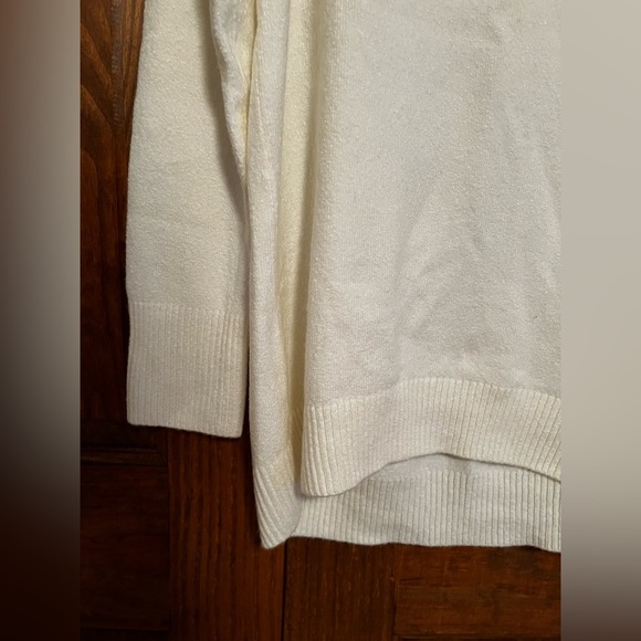 Talbots Women’s Cream Tunic Mock Neck Sweater Size Medium NWT - Picture 8 of 9